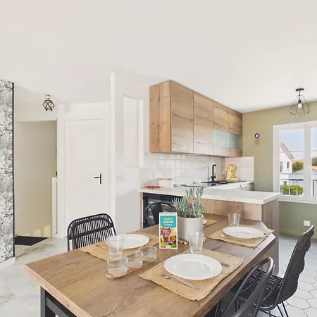 Cosy, Wifi & Parking, A Pied Apartment